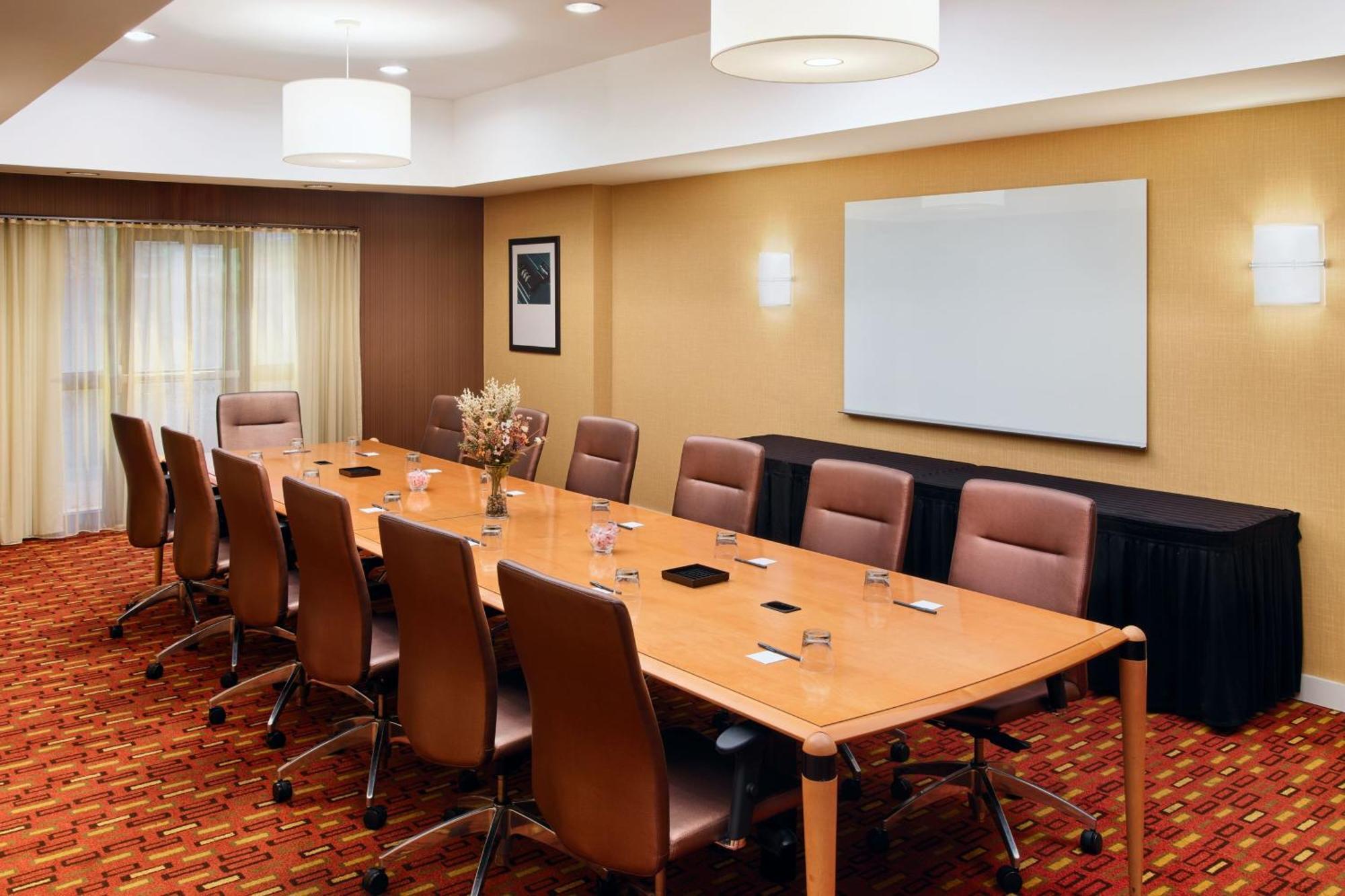 Courtyard By Marriott Akron Stow Экстерьер фото