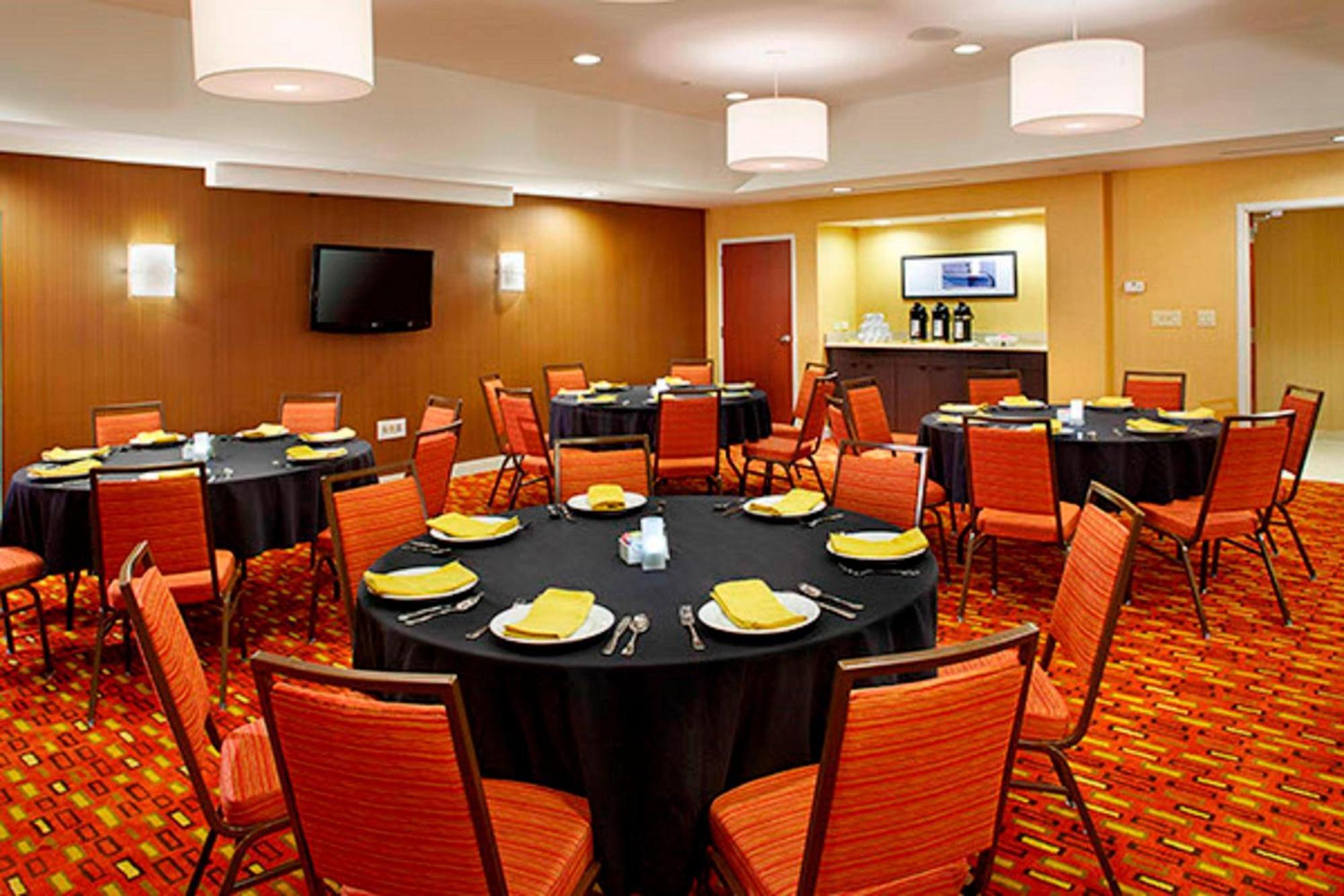 Courtyard By Marriott Akron Stow Экстерьер фото