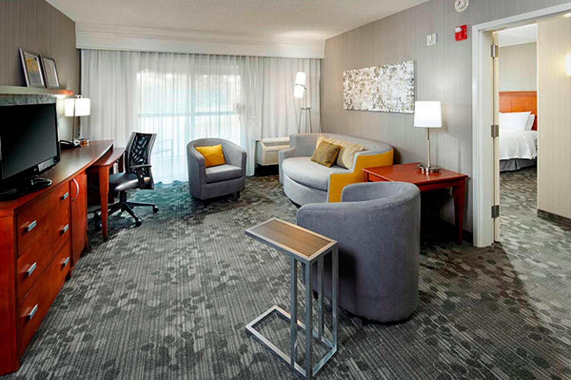 Courtyard By Marriott Akron Stow Экстерьер фото